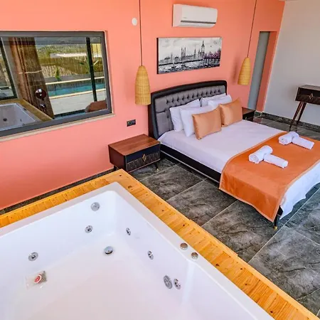 Sare - 2 Bedroom With Jacuzzi In Kalkan וילה Cavdir (Kas)